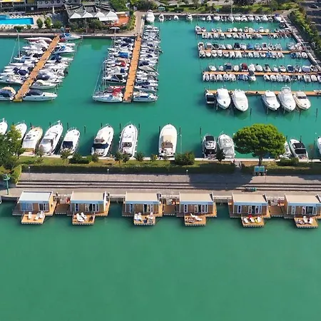 船屋 Marina Uno Floating 利尼亚诺萨比亚多罗