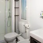 Marina Uno Floating Ботель