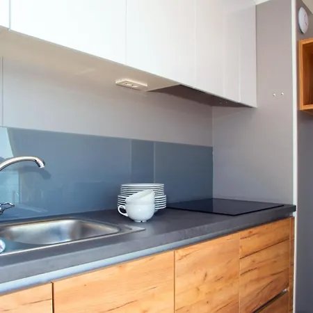 Marina Uno Floating Tekne