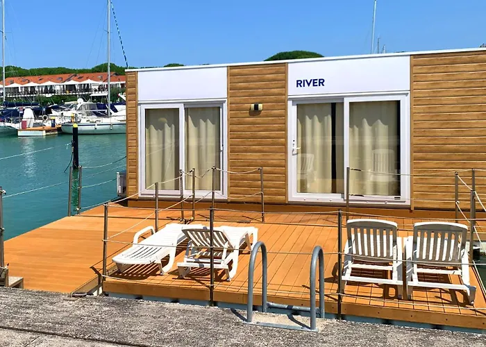 Marina Uno Floating Πλωτό κατάλυμα *